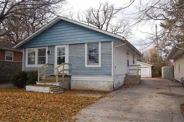 1st image of 328 E Clarendon Dr