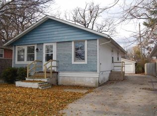 328 E Clarendon Dr, Round Lake Beach, IL