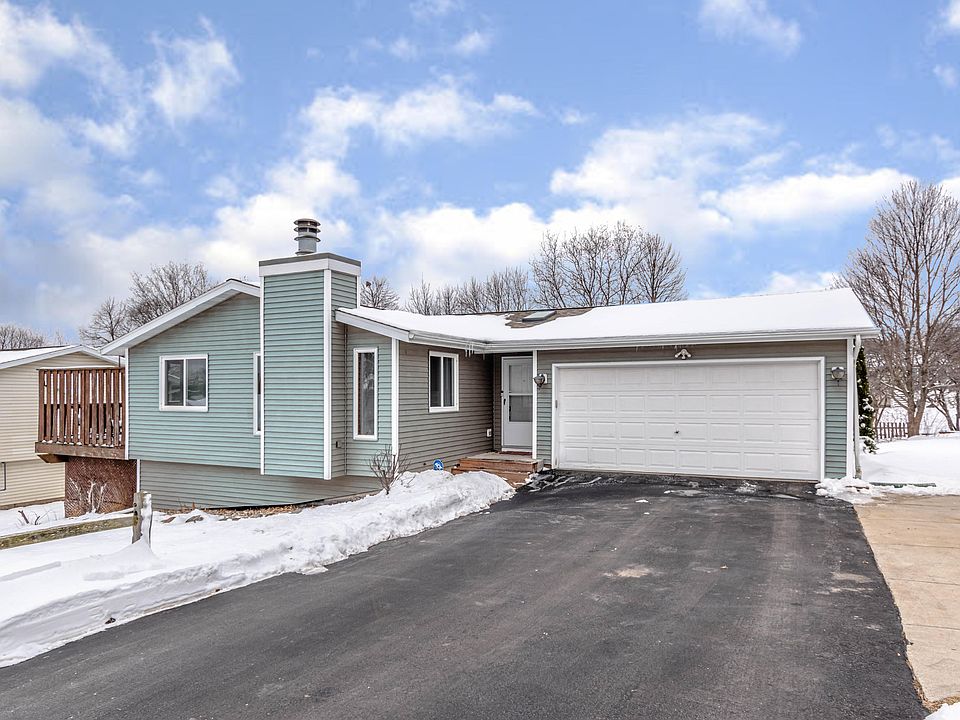 1st image of 826 Squire Ln
