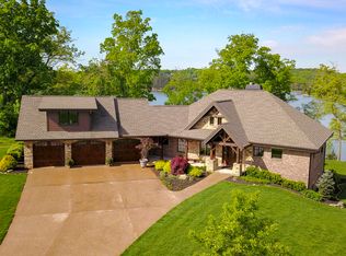 522 Shadow Hill Dr, Lenoir City, TN 37772