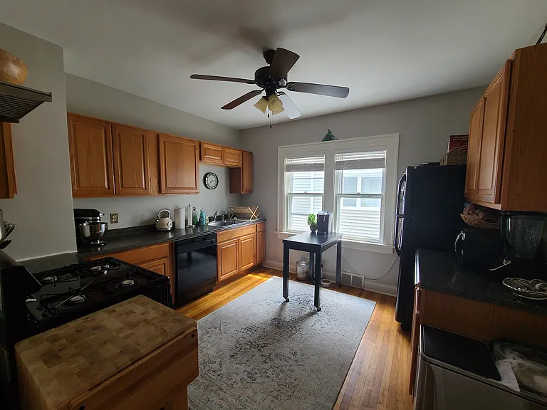 58 Henley Rd — Photo 8