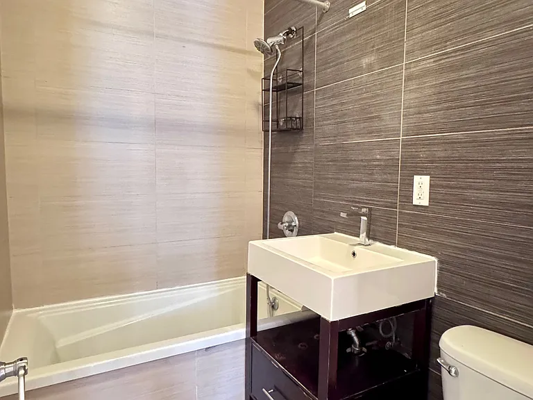237 Jefferson St #1F — Photo 6