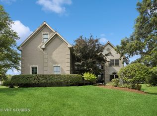 1601 Bobolink Cir, Woodstock, IL 60098