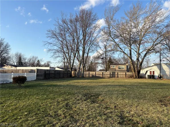 714 Hammer Ct, Elyria, OH 44035