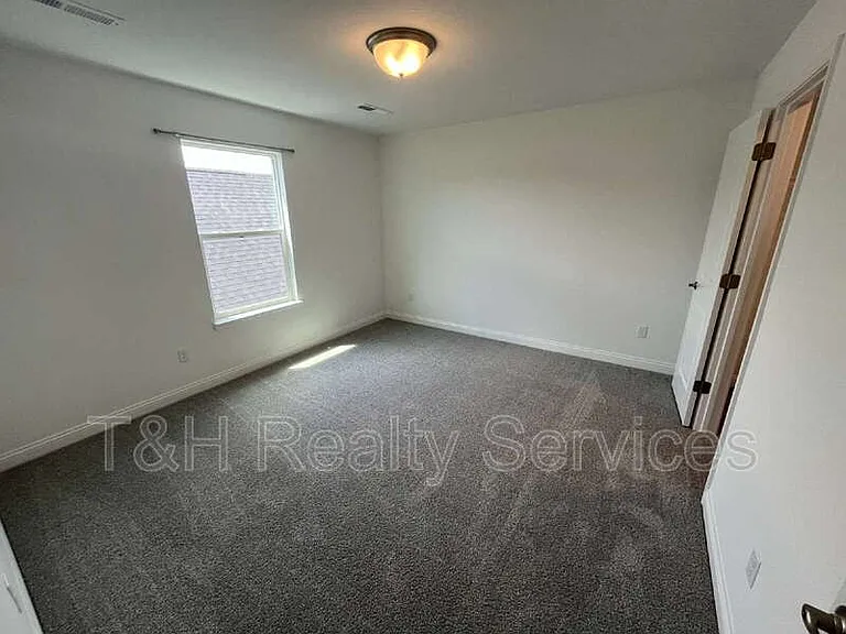7073 Fowler Dr — Photo 14