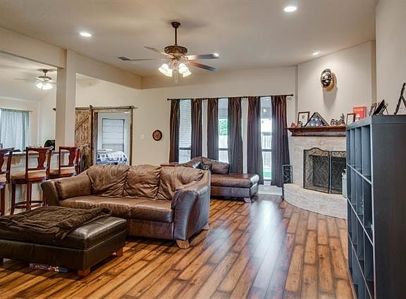 4th image of 1004 Sherwood Trl