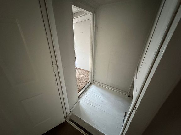 4th image of 804 3rd St