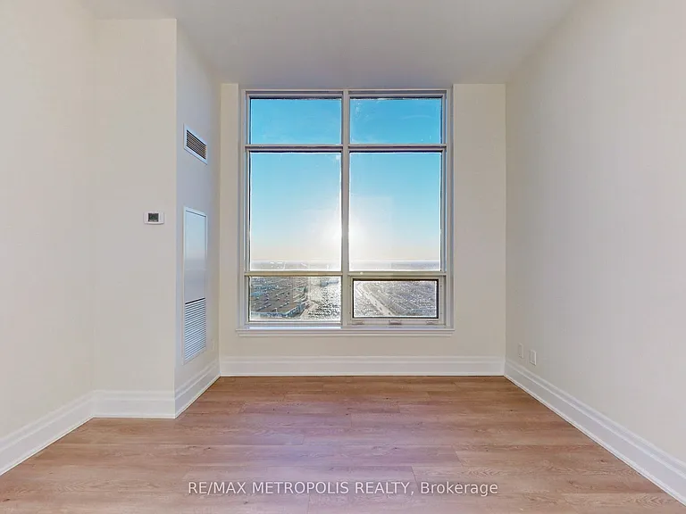 9075 Jane St #Penthouse 08 — Photo 21