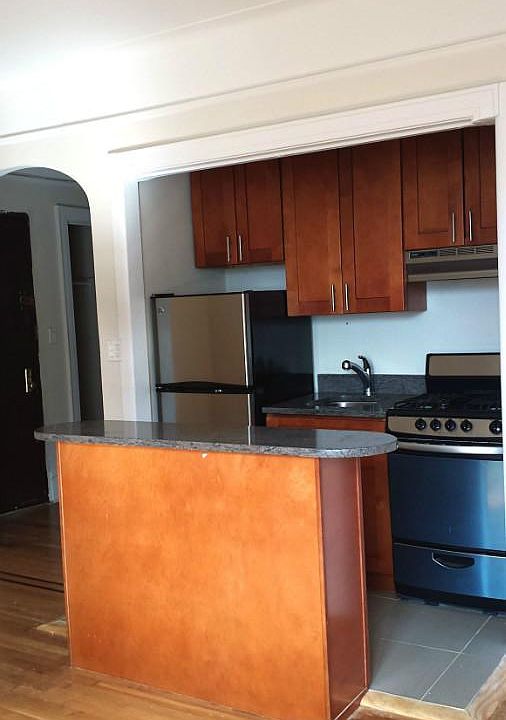1st image of 2106 33rd St #1C