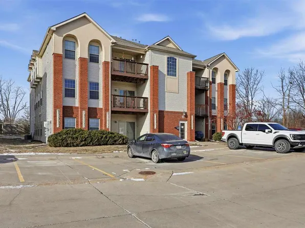 805 Blue Sky Dr Unit 201, North Liberty, IA 52317