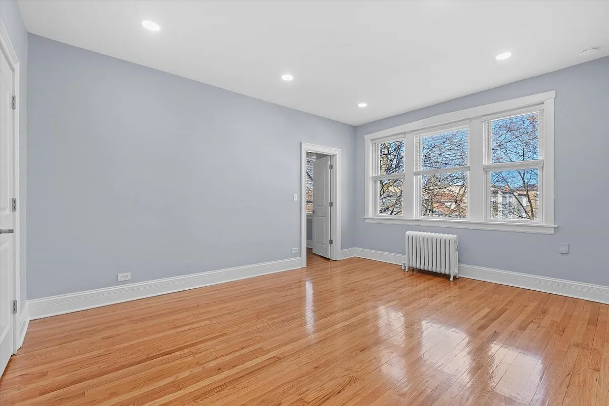 2 bed, $1,900 — Photo 4