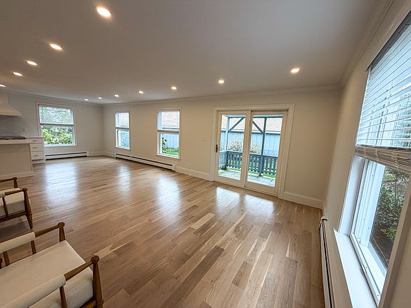 3rd image of 39 Tower Hill Road APT 15B