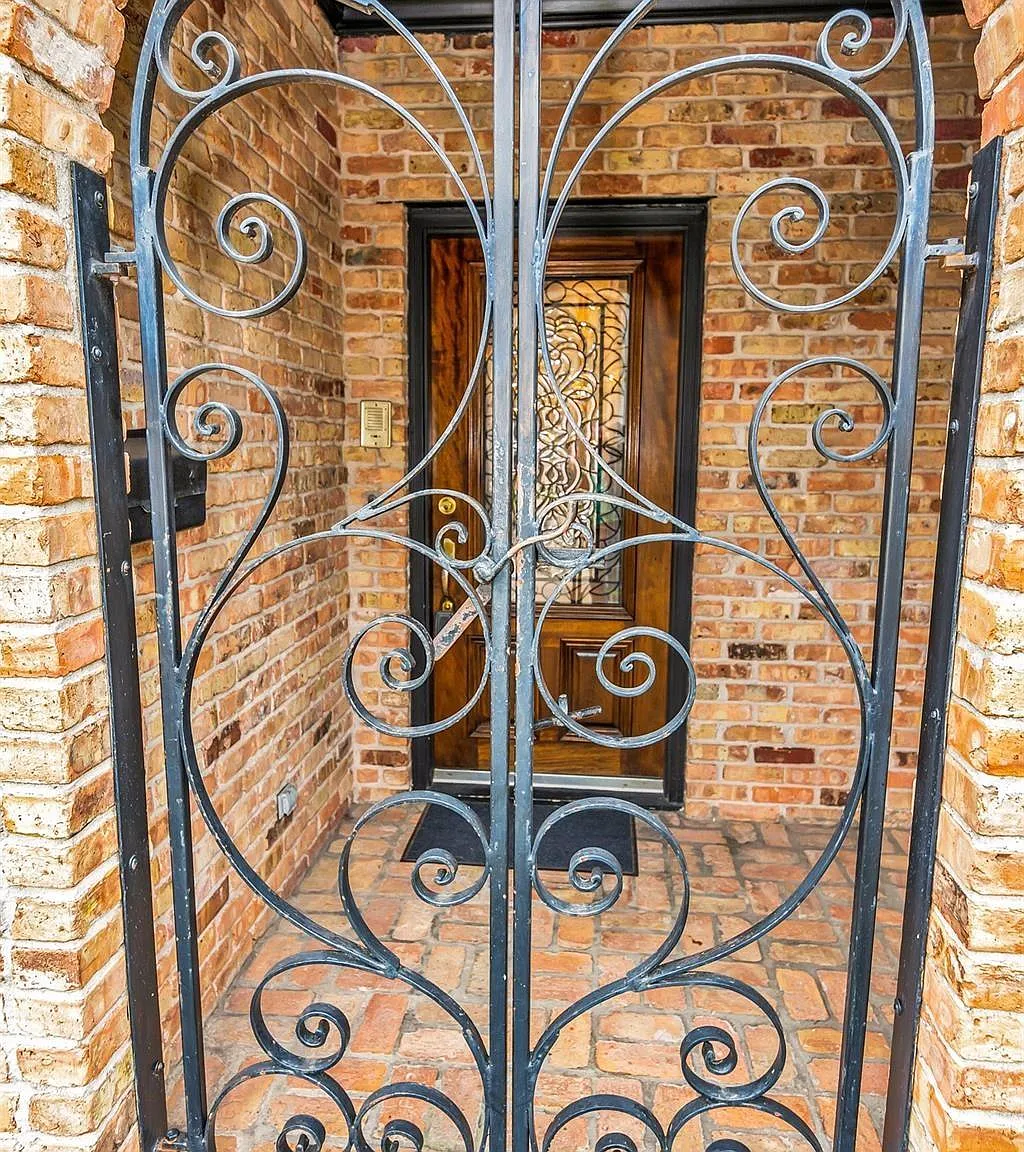 3 bed, 2.5 bath, 2584 sqft, $2,950 — Photo 4