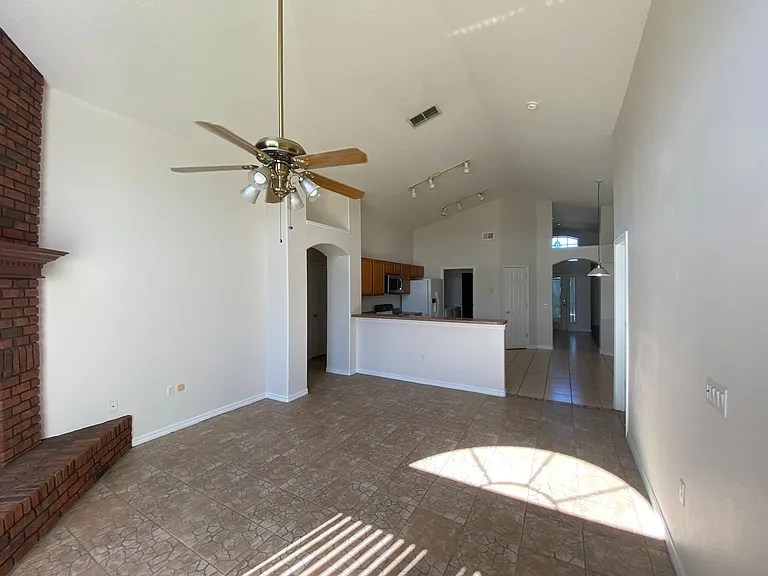 434 Cassia Dr — Photo 10