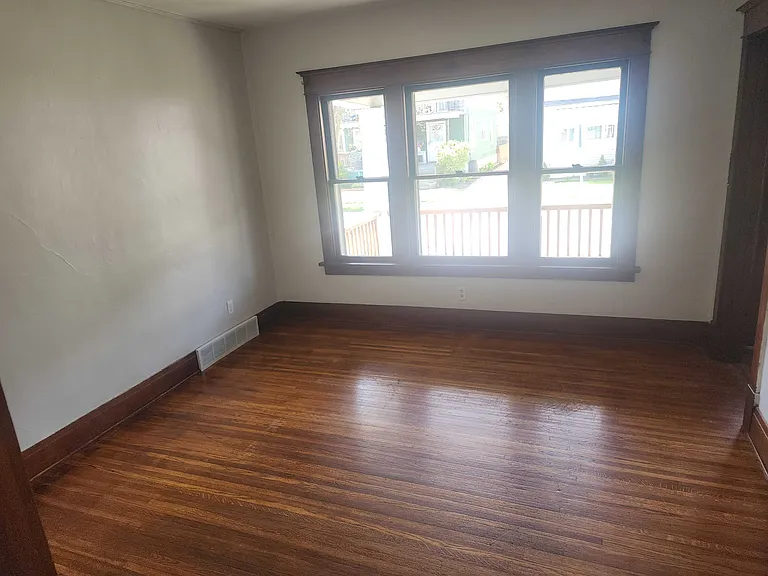 115 Grove St #1 — Photo 6