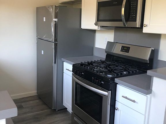 4th image of 11658 W Sunset Blvd #2