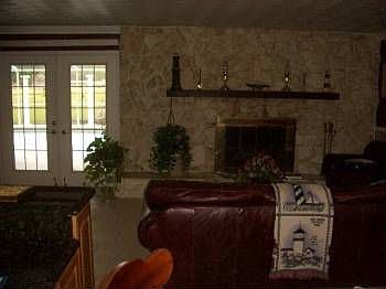 5th image of 747 Pearl Cir