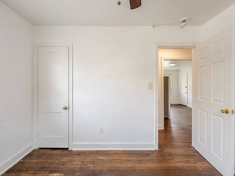 2425 E St NE #2 — Photo 15