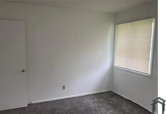 1150 Halloran St — Photo 5