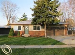 32015 Schoenherr Rd, Warren, MI 48088