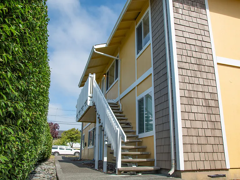 1124 C St #B — Photo 15