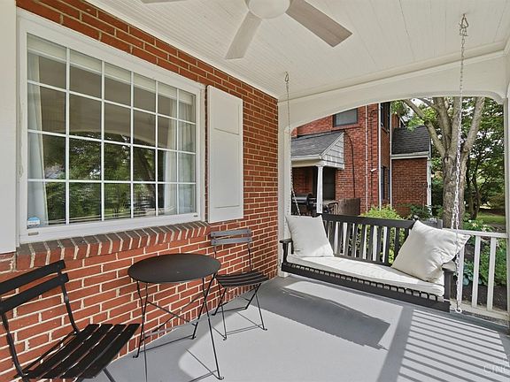 3rd image of 5915 Pandora Ave