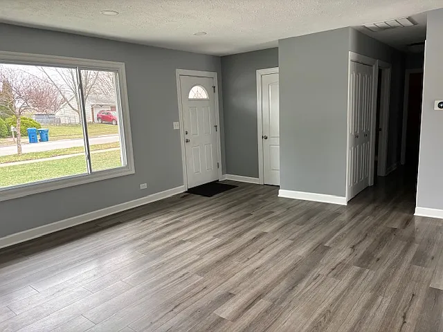 3930 Greenbay Dr — Photo 2