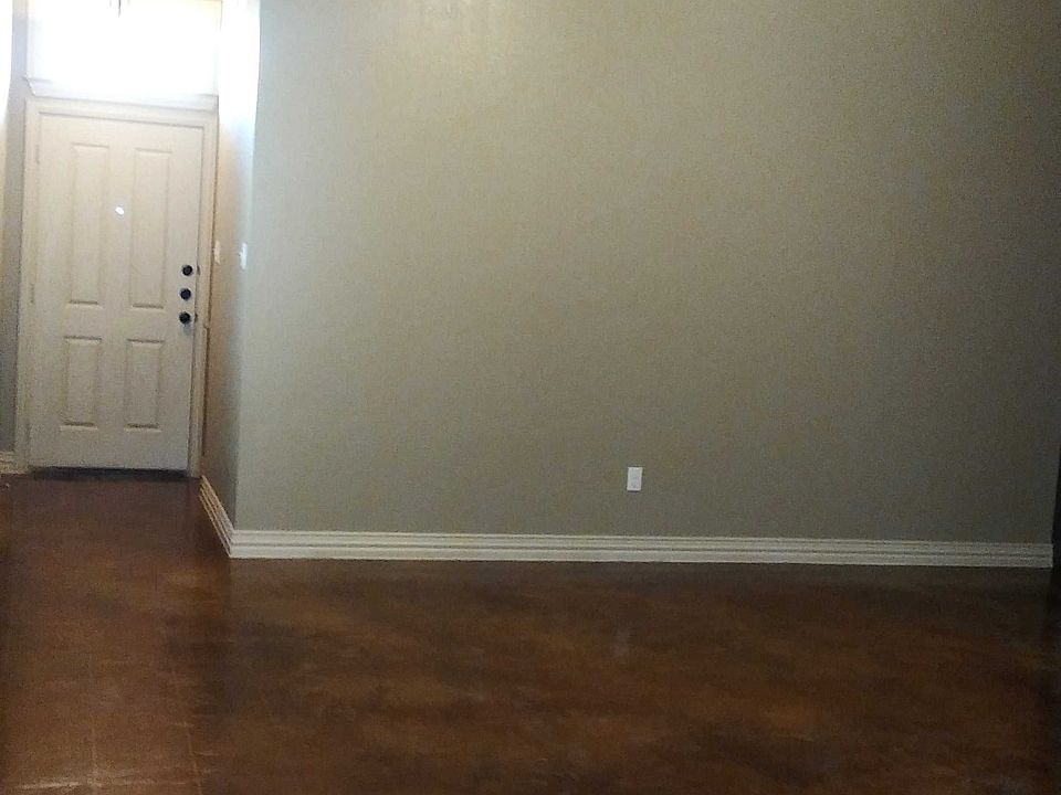 2nd image of 602A Ferrara Cir