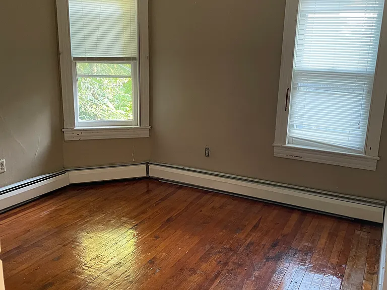 704 Market St #B — Photo 8