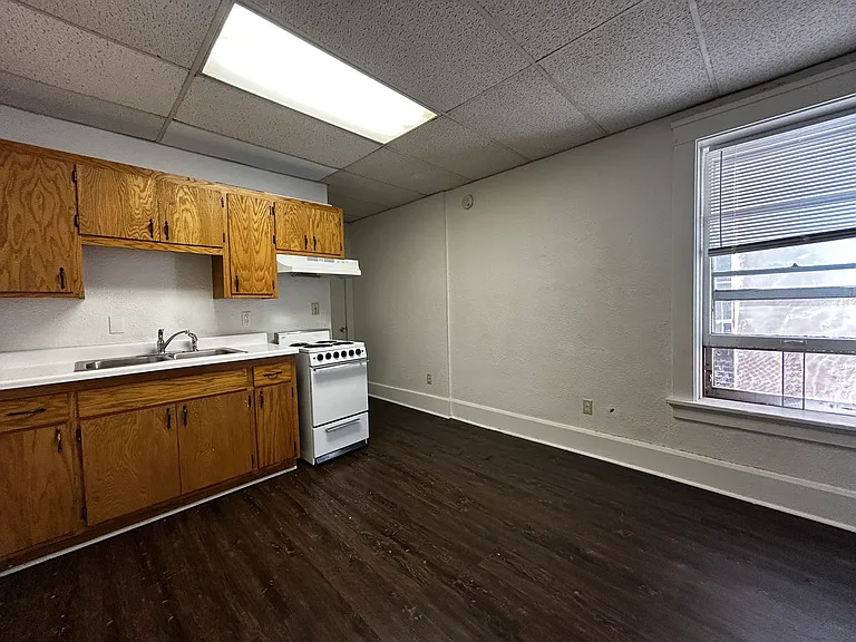 611 Wisconsin Ave #1 — Photo 2