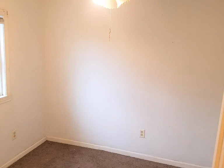 1342 Lee St — Photo 5