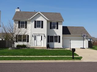 1933 English Oak, Washington, IL 61571