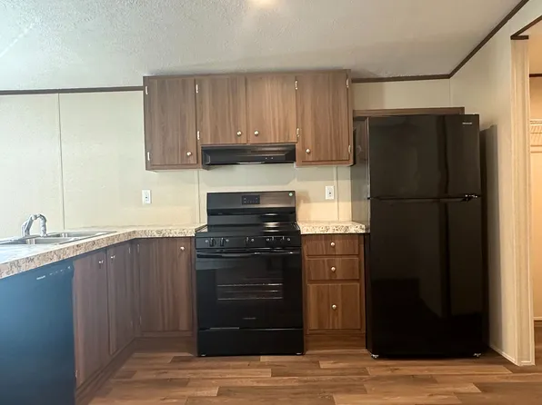 46 Meadowlark Ln, Collinsville, VA 24078