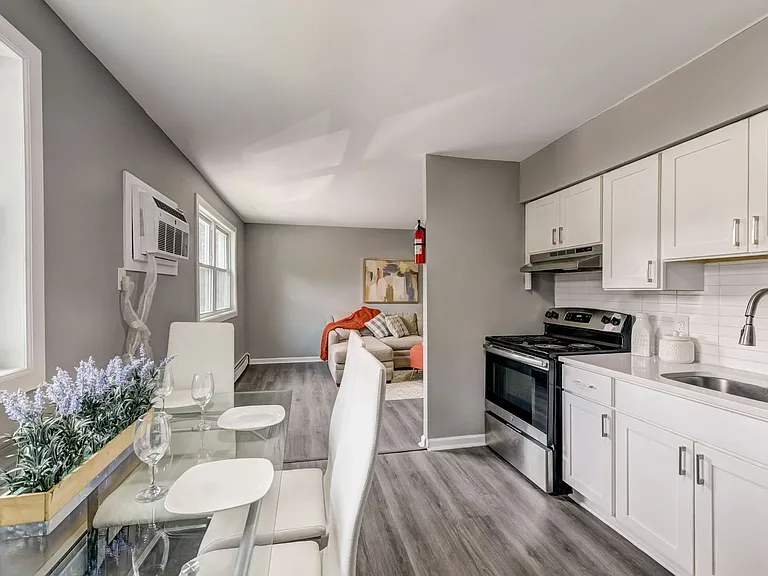 Lavana Falls Apartments — Photo 16