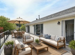 502 Eaglecrest Dr, Gibsons, BC V0N 1V8