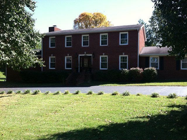 1st image of 472 Winding Ln