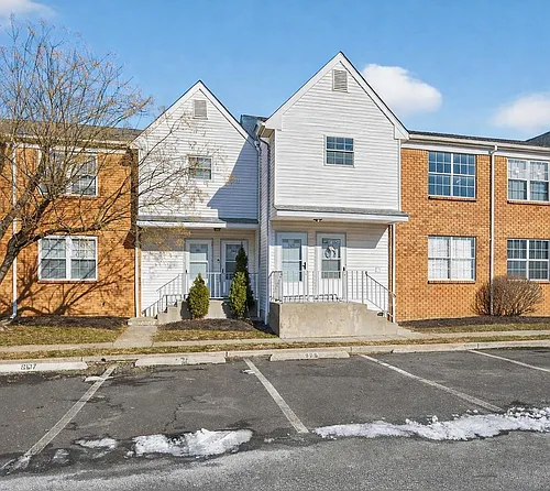 909 Woodchip Rd #909 Photo 1