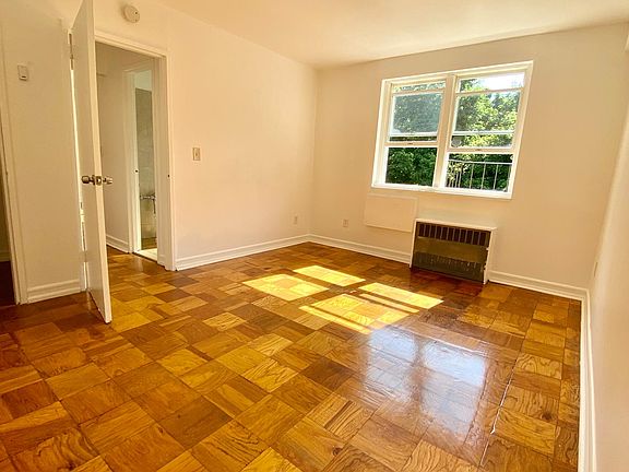 4th image of 115 Bruce Ave #6