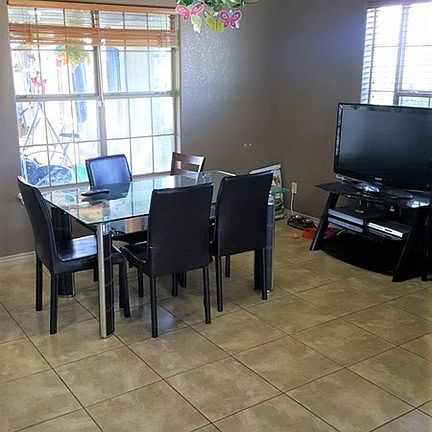 4th image of 2064 Point Loma Dr