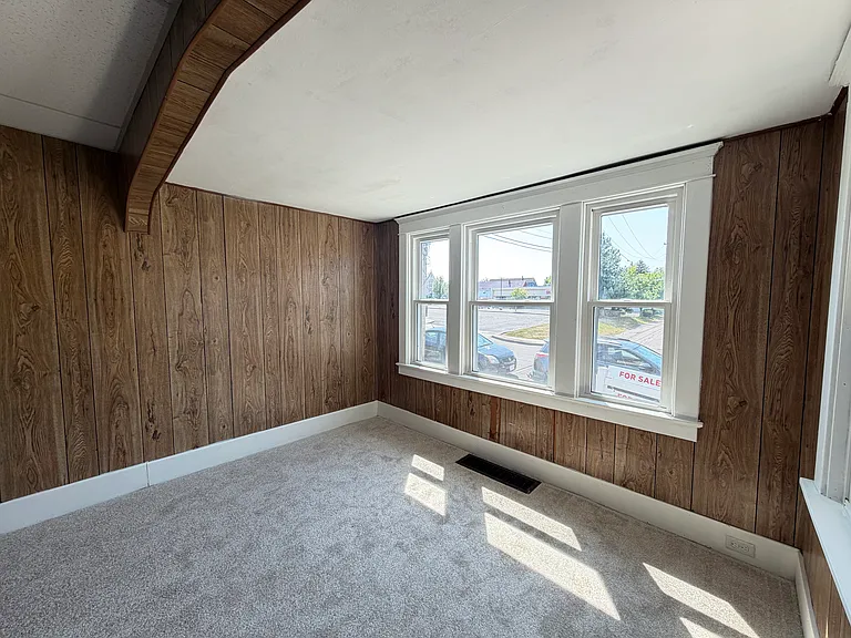 15 Andrews Ave #1 — Photo 3