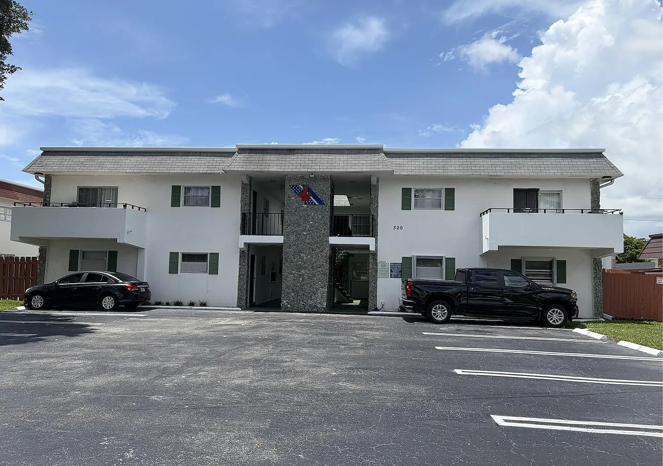 2 bed, 2.0 bath, 845 sqft, $1,850 — Photo 2