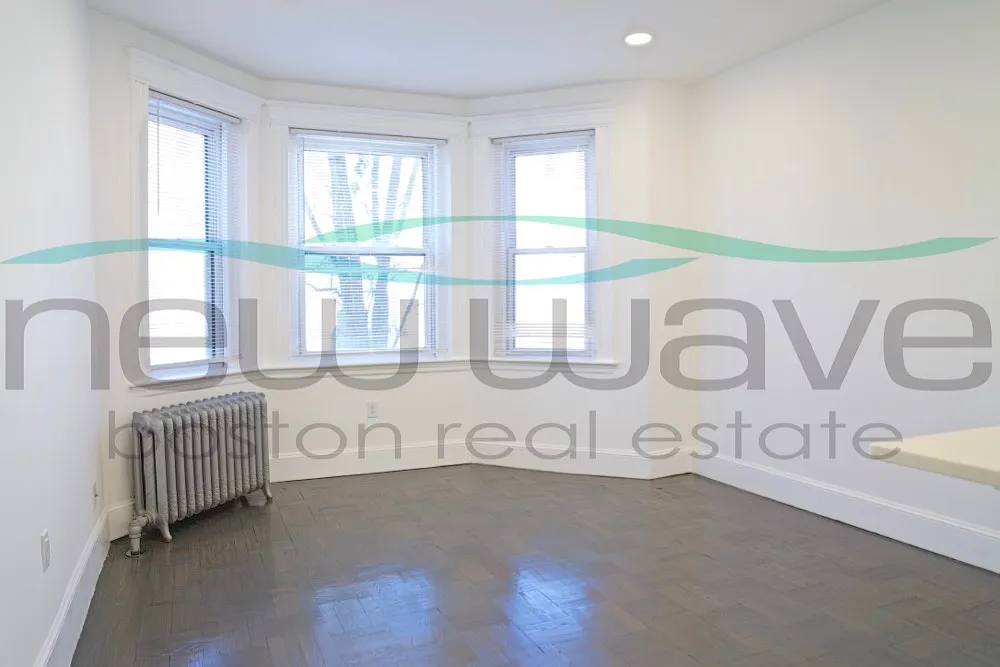 Building Photo - 28 Queensberry St #7