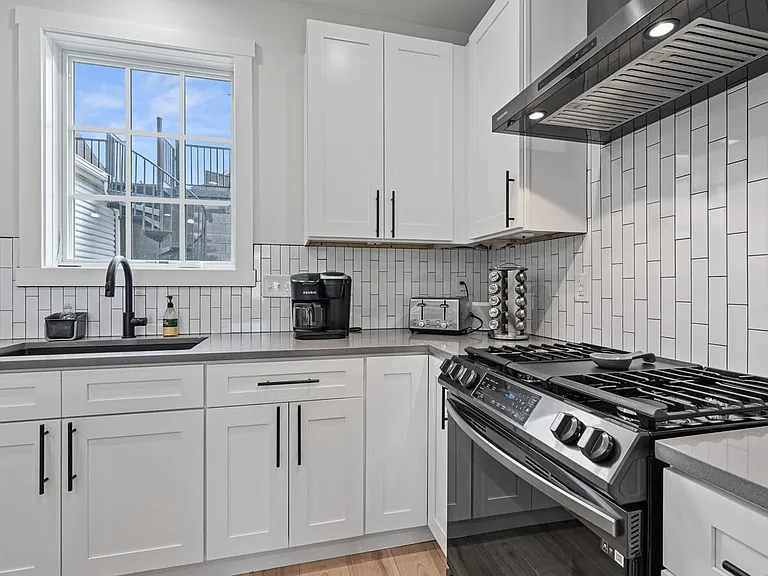 287 E Greenwood Ave — Photo 22