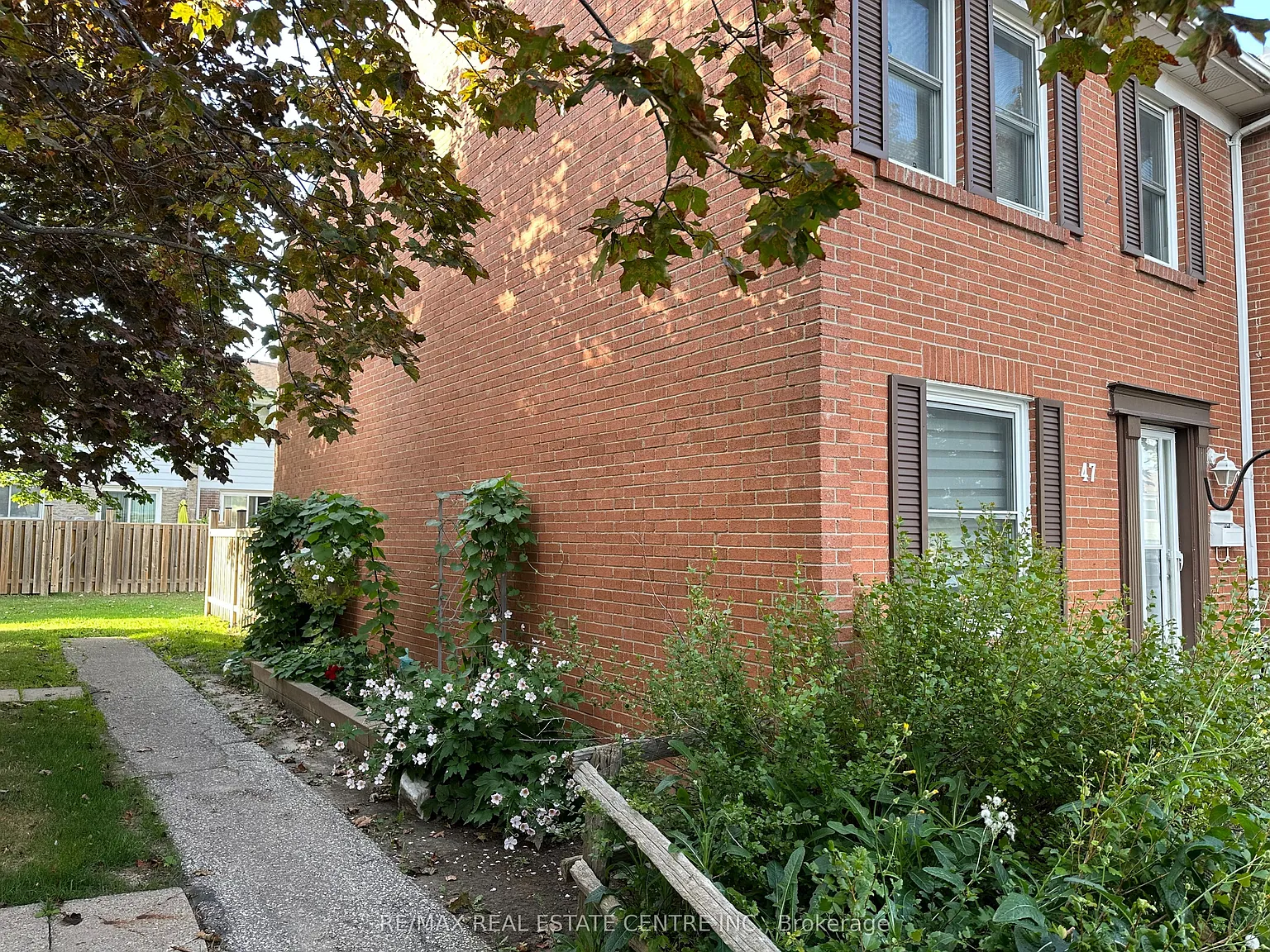 3 bed, $3,000 — Photo 2