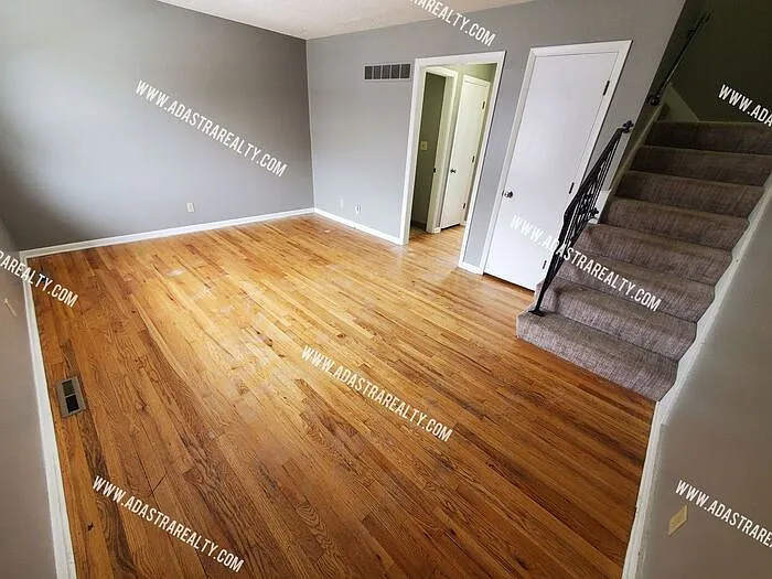 2 bed, 1.5 bath, $1,250 — Photo 4