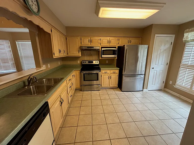 6723 Hickory Trace Cir — Photo 5