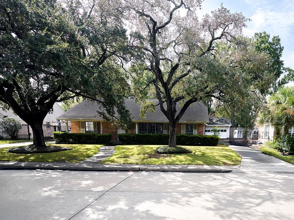 1st image of 7811 Meadow Lake Ln