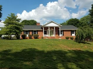 2911 Hope Valley Rd, Winston Salem, NC 27106