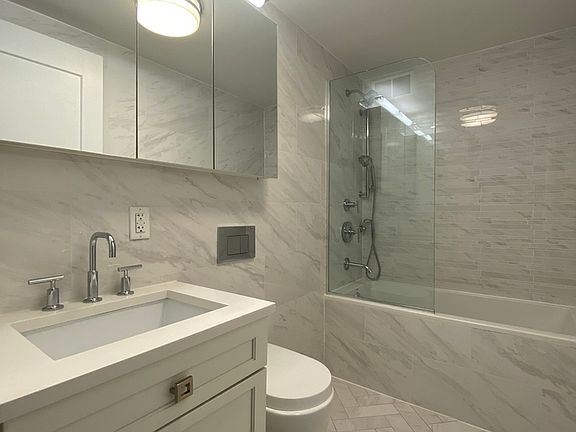 4th image of 305 E 86th St APT 3NW