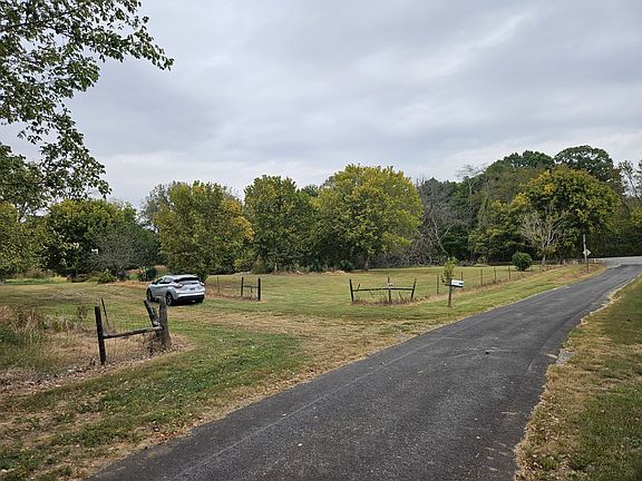 3rd image of 5570 Jr Jones Rd